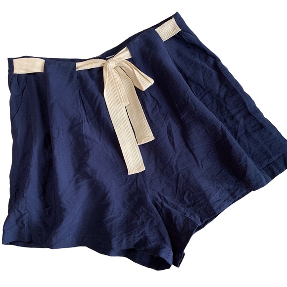 ALL IN FAVOR LOOSE FIT SHORTS - Picture 10 of 15